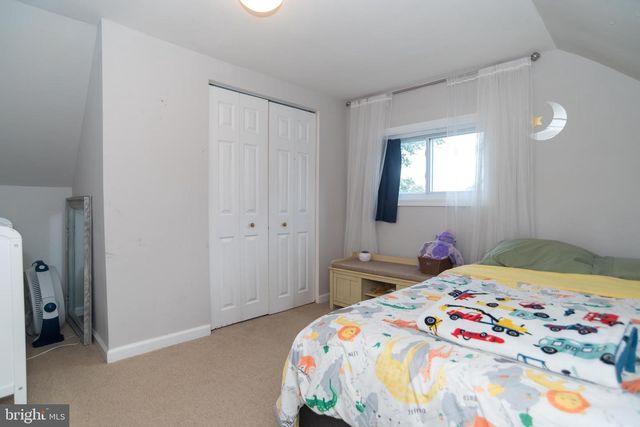 70 HUCKLEBERRY LN, Levittown, PA 19055