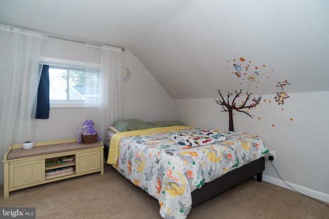 70 HUCKLEBERRY LN, Levittown, PA 19055