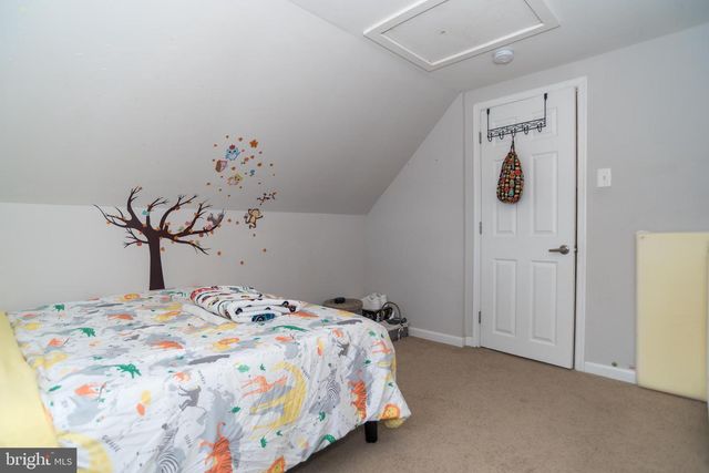 70 HUCKLEBERRY LN, Levittown, PA 19055