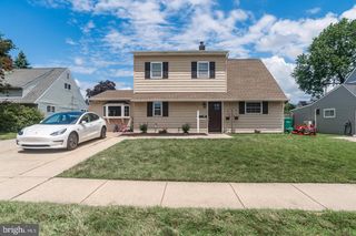 70 HUCKLEBERRY LN, Levittown, PA 19055