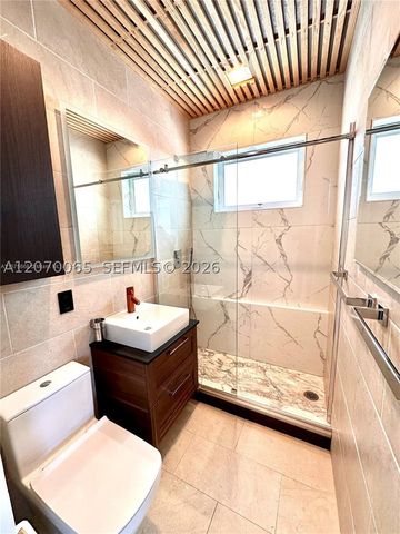 4710 Pine Tree Dr 49, Miami Beach, FL 33140