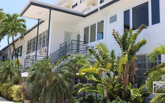 4710 Pine Tree Dr 49, Miami Beach, FL 33140