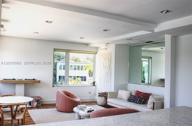 4710 Pine Tree Dr 49, Miami Beach, FL 33140