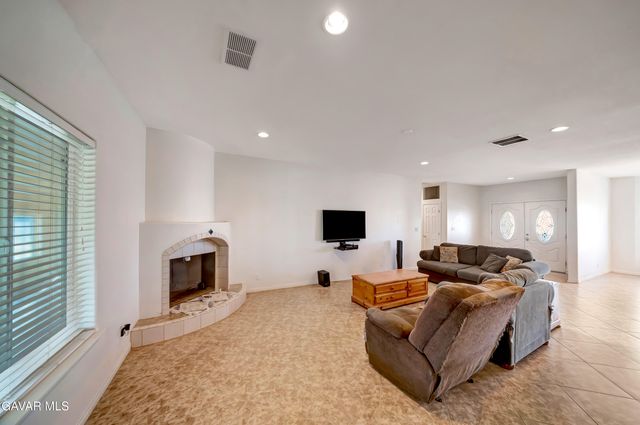 7306 W Avenue A 8, Lancaster, CA 93536