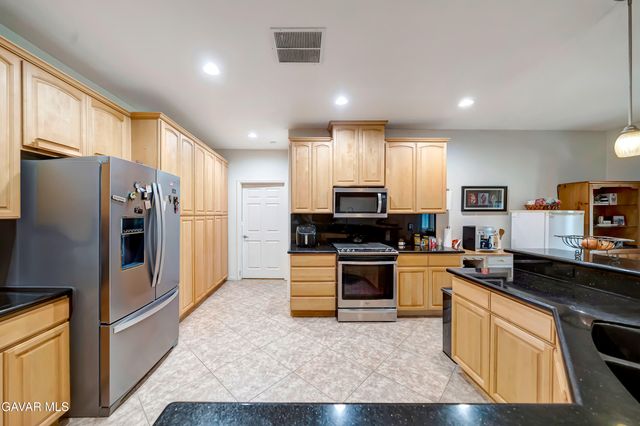 7306 W Avenue A 8, Lancaster, CA 93536