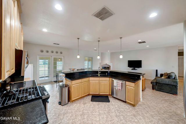 7306 W Avenue A 8, Lancaster, CA 93536