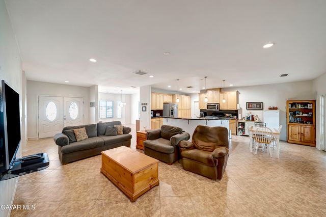 7306 W Avenue A 8, Lancaster, CA 93536