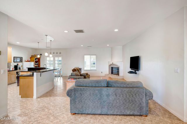 7306 W Avenue A 8, Lancaster, CA 93536