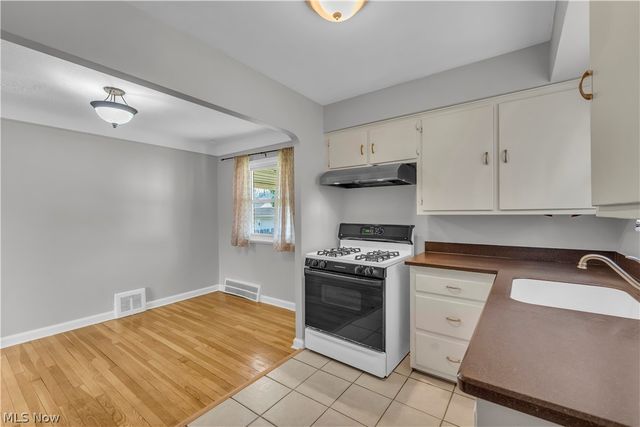 14721 Harley Avenue, Cleveland, OH 44111