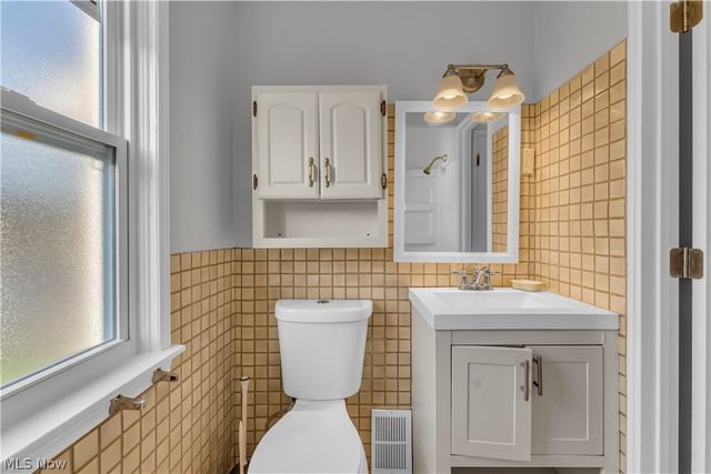 14721 Harley Avenue, Cleveland, OH 44111