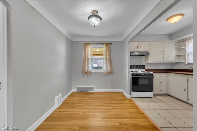 14721 Harley Avenue, Cleveland, OH 44111