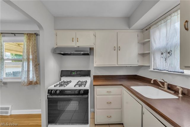 14721 Harley Avenue, Cleveland, OH 44111