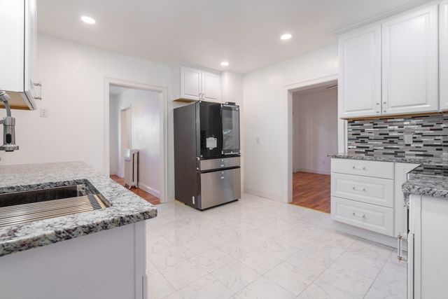 10 Walnut St, Ware, MA 01082