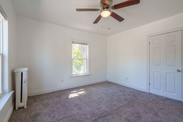 10 Walnut St, Ware, MA 01082