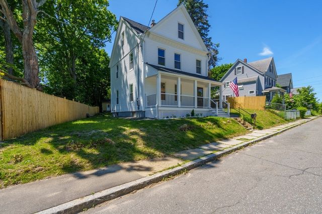 10 Walnut St, Ware, MA 01082