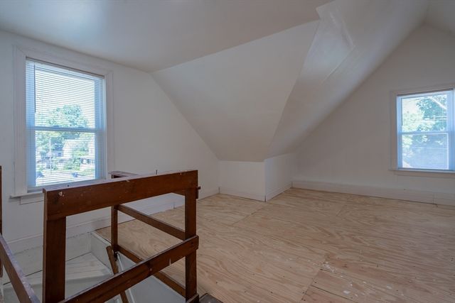 10 Walnut St, Ware, MA 01082
