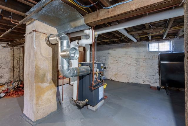 10 Walnut St, Ware, MA 01082