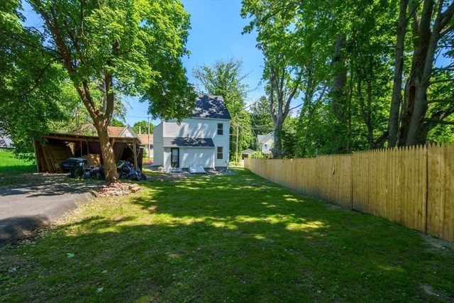 10 Walnut St, Ware, MA 01082
