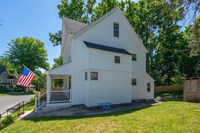 10 Walnut St, Ware, MA 01082