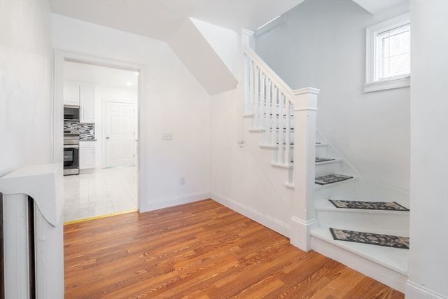 10 Walnut St, Ware, MA 01082
