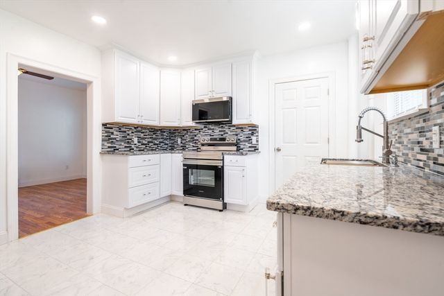 10 Walnut St, Ware, MA 01082