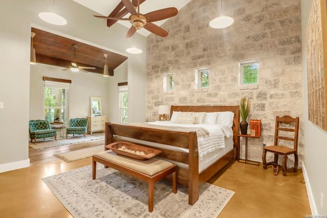 401 BUFFALO SPRINGS SPUR, New Braunfels, TX 78132