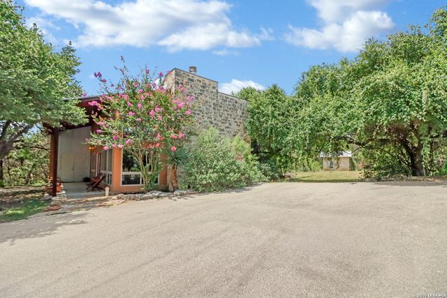 401 BUFFALO SPRINGS SPUR, New Braunfels, TX 78132