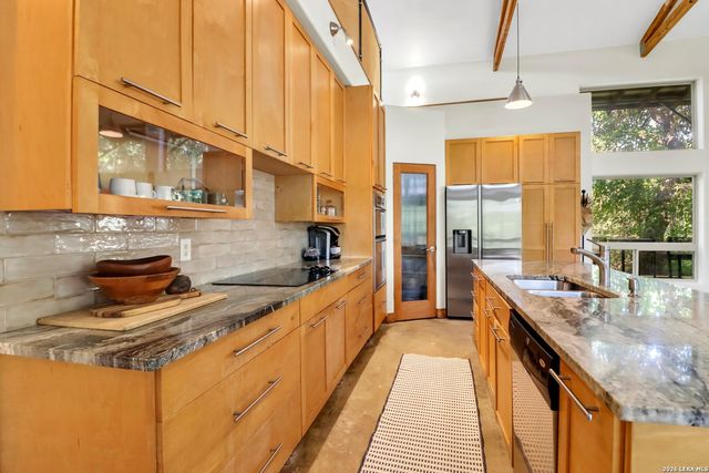 401 BUFFALO SPRINGS SPUR, New Braunfels, TX 78132