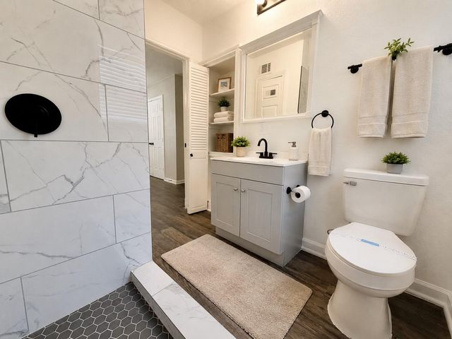 218 W 15th Street F, Houston, TX 77008