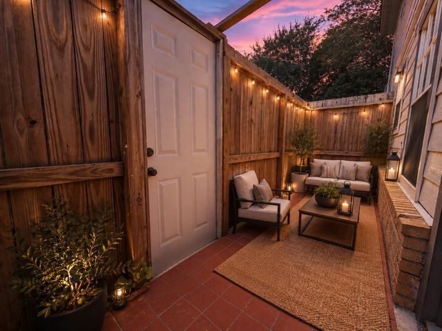 218 W 15th Street F, Houston, TX 77008