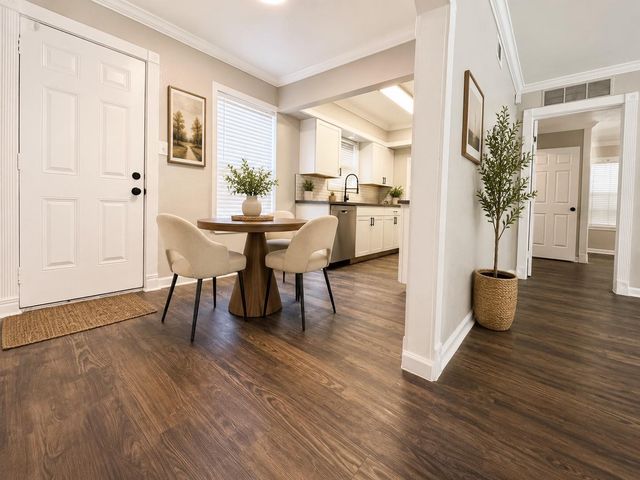 218 W 15th Street F, Houston, TX 77008
