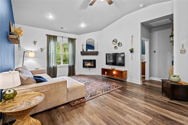 68 Elizabeth Drive, Bella Vista, AR 72715