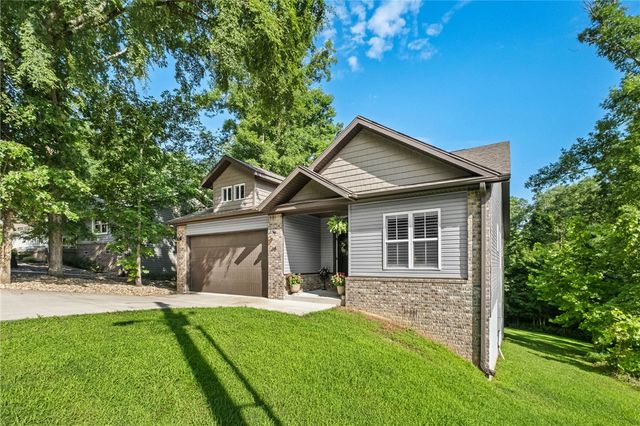 68 Elizabeth Drive, Bella Vista, AR 72715