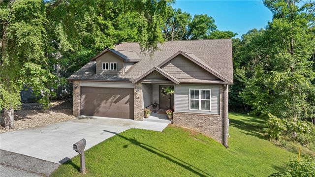 68 Elizabeth Drive, Bella Vista, AR 72715