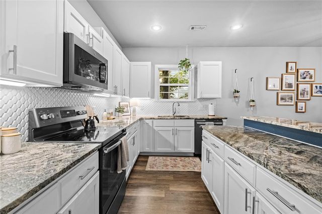 68 Elizabeth Drive, Bella Vista, AR 72715