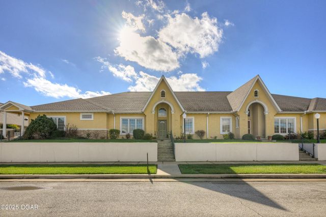 1448 Quail Place Place, Carthage, MO 64836