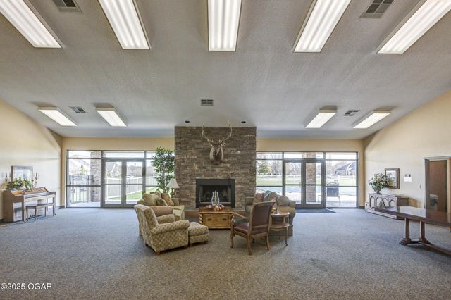 1448 Quail Place Place, Carthage, MO 64836