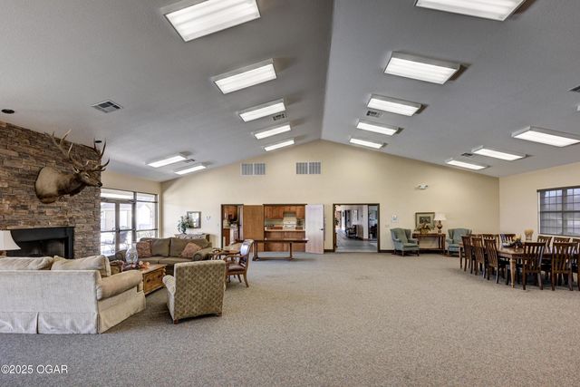 1448 Quail Place Place, Carthage, MO 64836