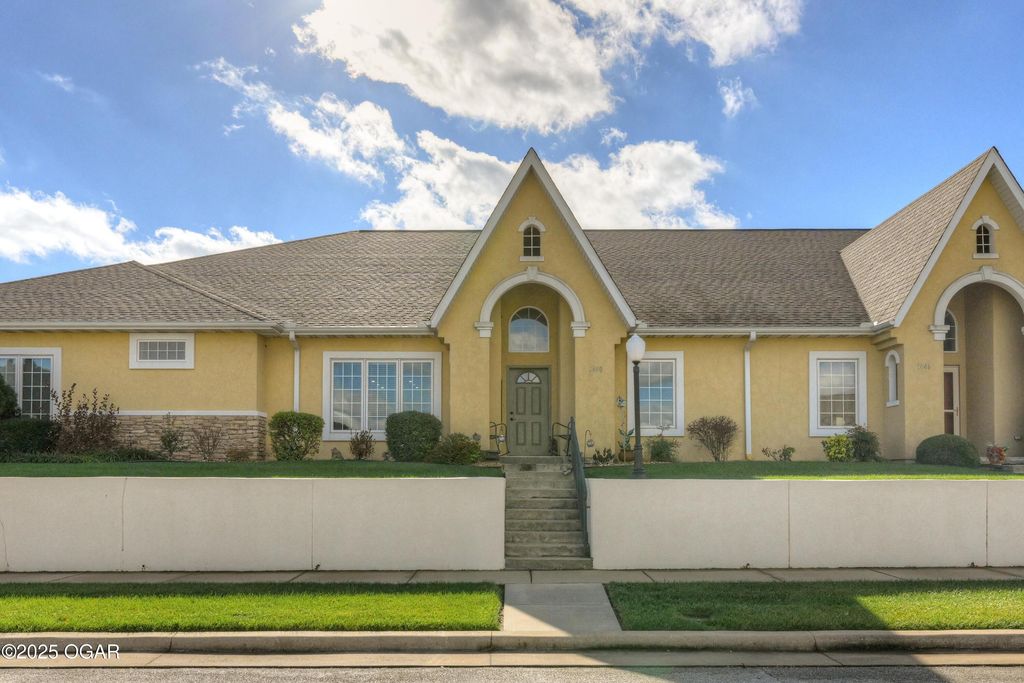 1448 Quail Place Place, Carthage, MO 64836