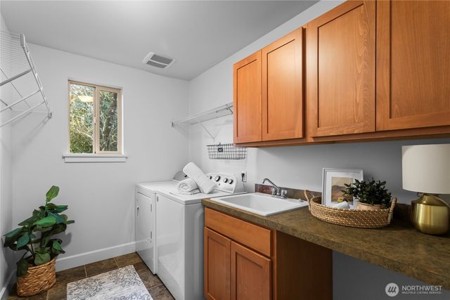 2141 107th Lane SE, Olympia, WA 98501