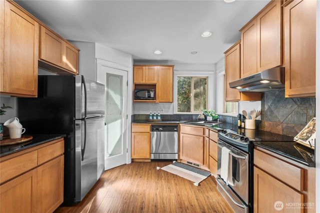 2141 107th Lane SE, Olympia, WA 98501