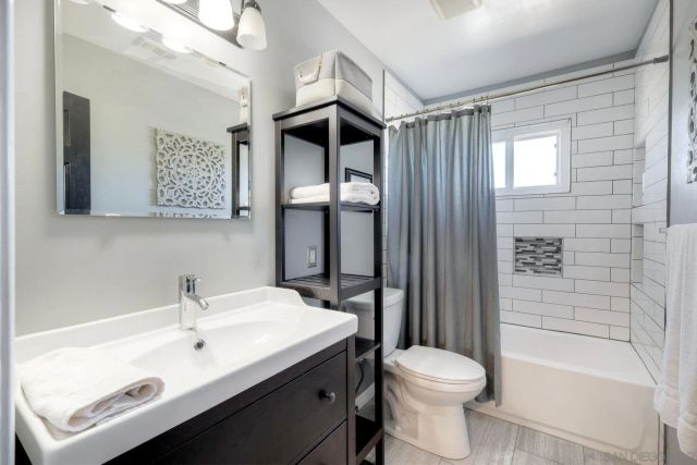 8653 Willow Ter, Santee, CA 92071