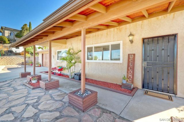 8653 Willow Ter, Santee, CA 92071