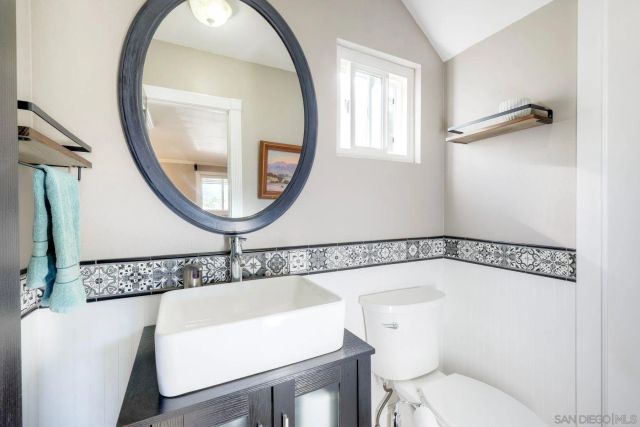 8653 Willow Ter, Santee, CA 92071