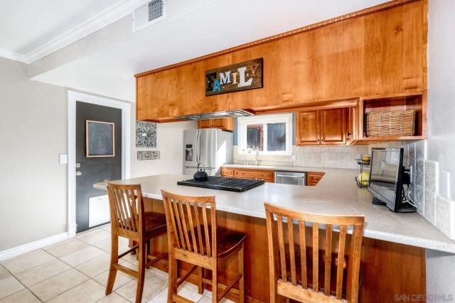 8653 Willow Ter, Santee, CA 92071