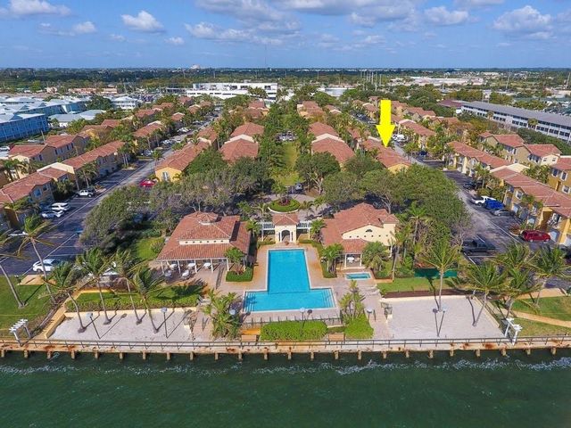 1140 Lake Shore Drive 206, Lake Park, FL 33403