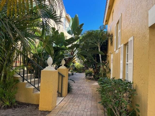 1140 Lake Shore Drive 206, Lake Park, FL 33403