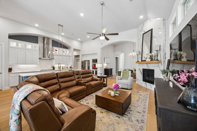1404 Buttercup Avenue, Aubrey, TX 76227