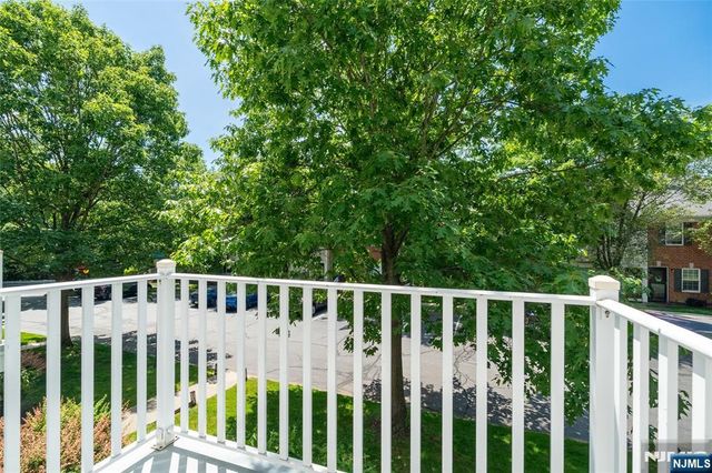 2249 Margaret Court, Mahwah, NJ 07430
