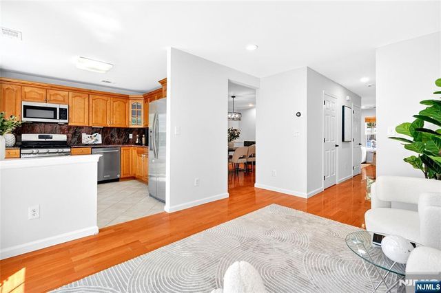 2249 Margaret Court, Mahwah, NJ 07430